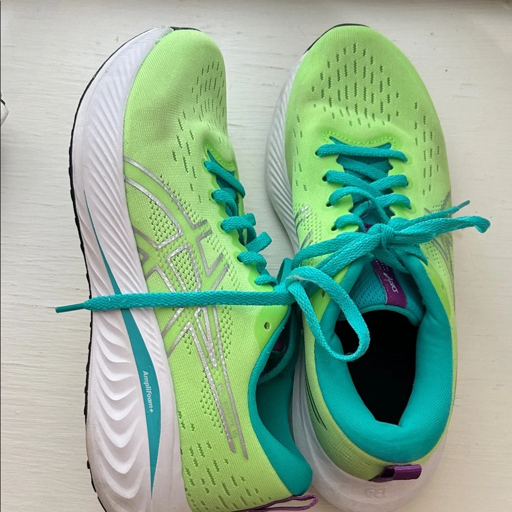 Women's Neon Green and Teal Running Shoes/6 - Picture 2 of 5